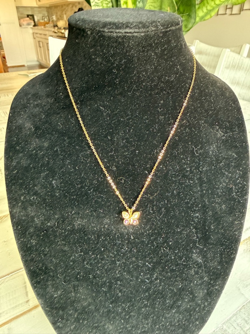 Butterfly pendant necklace - Picture 2 of 3